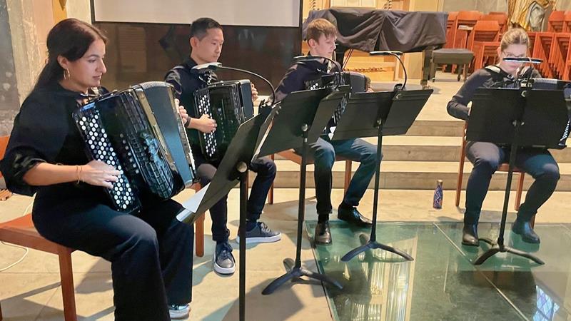 SPOT ON KEYBOARDS : Filmmusik durch das Akkordeon